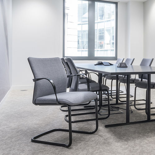 Sedia visitatore contemporanea - KELCDBBBSAFAK01S - HOWE - da interno / in tessuto / con supporto in metallo cromato