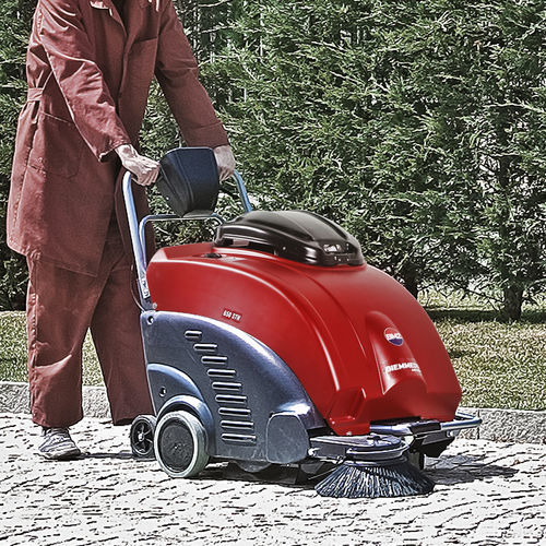 Spazzatrice uomo a terra - DUSTY 650 - BIEMMEDUE SpA - aspirante / da esterno / per rifiuti