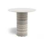 tavolo da bistrot design minimalista