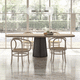 tavolo contemporaneo / in rovere / con supporto in calcestruzzo / rettangolare