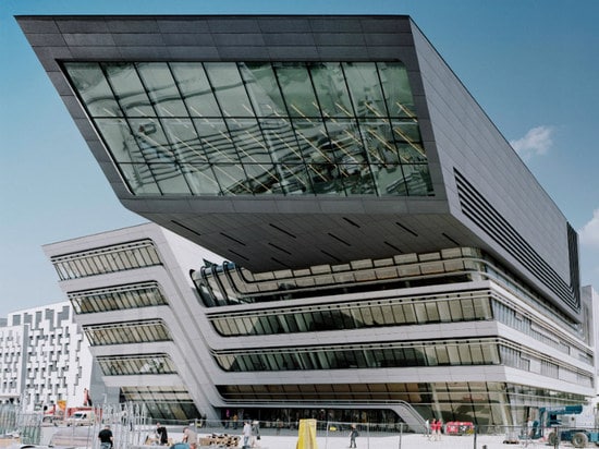 ZAHA HADID? BIBLIOTECA DI S &amp; CENTRO DI APPRENDIMENTO A VIENNA