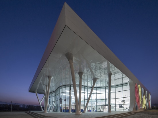 ANELLO DEL GHIACCIO DI KAYSERI DAGLI ARCHITETTI DI BAHADIR KUL