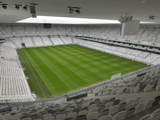 HEURZOG &amp; NUOVO STADIO DEL BORDEAUX DEL DE MEURON COMPLETES PER L'EURO 2016 DELL'UEFA