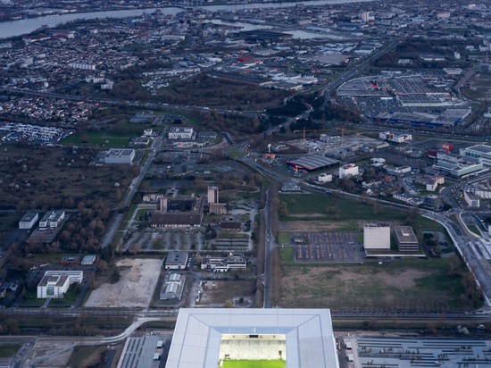 HEURZOG &amp; NUOVO STADIO DEL BORDEAUX DEL DE MEURON COMPLETES PER L'EURO 2016 DELL'UEFA