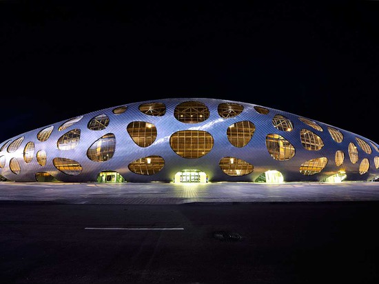 STADIO DI FOOTBALL AMERICANO DI BORISOV DAGLI ARCHITETTI DI OFIS