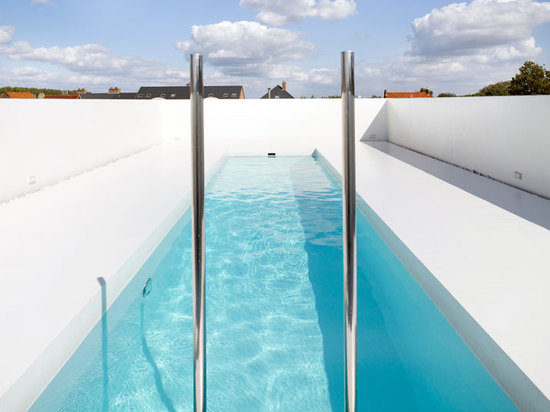 Barrocco &amp; azzurro: Piscina K da dmvA Architecten in Grimbergen, Belgio