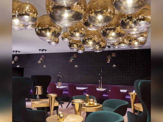 Il caffè del panino del Tom Dixon si apre a Harrods