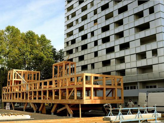 La BASE aggiunge un playpark metal-clad ad un insediamento del Bordeaux