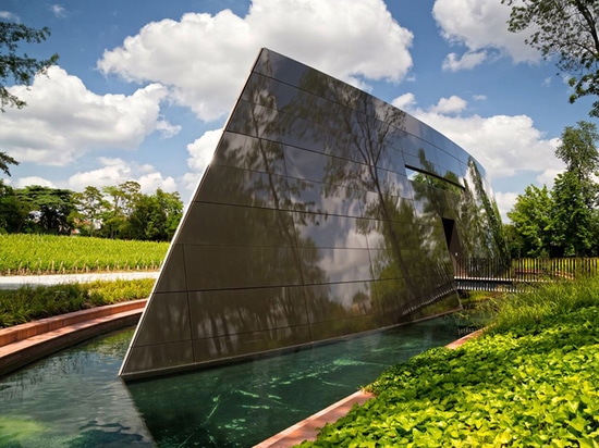 LA NUOVA CANTINA DEL CASTELLO LES CARMES HAUT-BRION PROGETTATA DA PHILIPPE STARCK