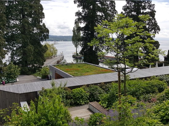 Il giardino pensile offre una vista spettacolare attraverso il lago di Costanza.