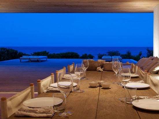 Una casa di semplicità elegante in Bahamas