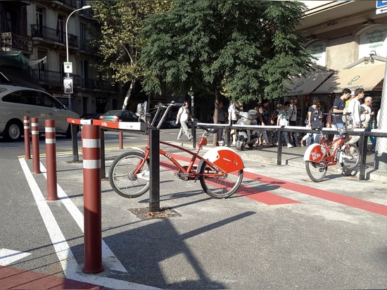 Bitte flessibili per le piste ciclabili a Barcellona