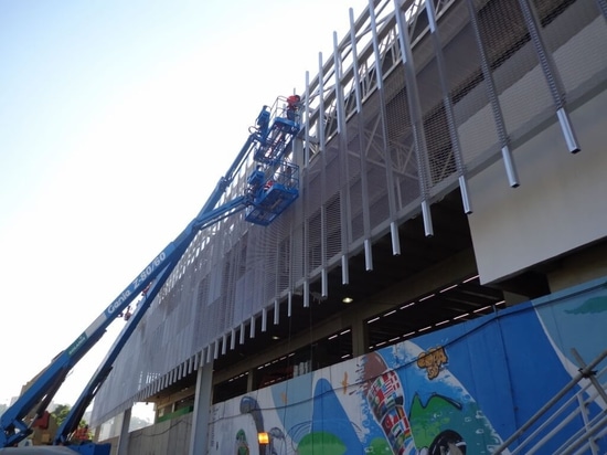 facciata del lavoro in corso della stazione di Maracanã