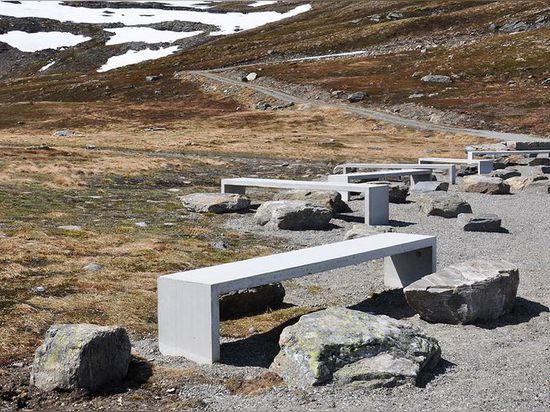 Il Flotane Cube-Shaped è un arresto Solare-Alimentato di resto per le viandanti in Norvegia