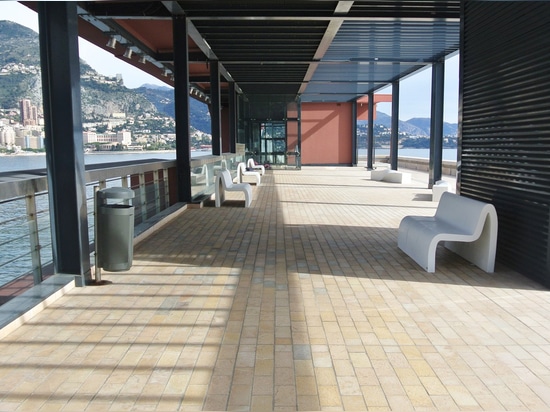 Emme Bench - Diga Rainier III - Montecarlo