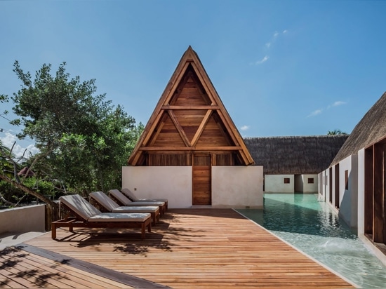 Estudio Macías Peredo stilizza l'architettura maya per l'hotel di boutique di Punta Caliza