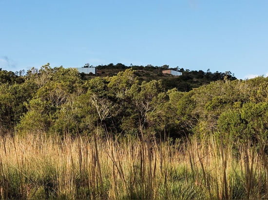 L'hotel del paesaggio di Sacromonte abbraccia la natura con modernismo radicale