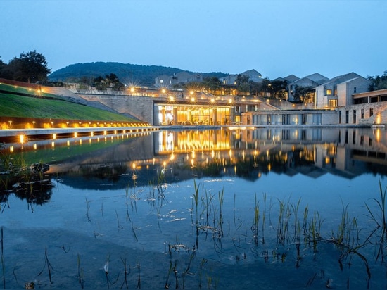 il jiakun di Liu completa l'hotel monocromatico come componente del complesso del museo di arte del sifang in porcellana