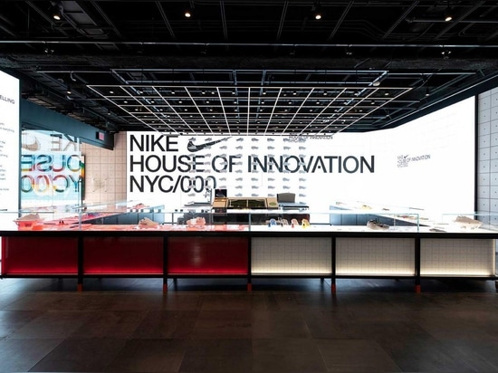 Nike rivela la nave ammiraglia immersive di New York con la facciata di vetro scolpita