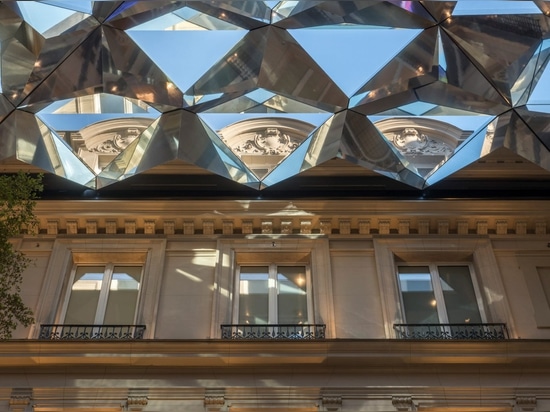 Promuova + partner rivela Apple Store in appartamento parigino su Champs Élysées