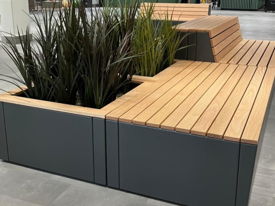Stile e sostenibilità in un Centro Commerciale: a Dortmund Comfort e Design con le Panche Garda