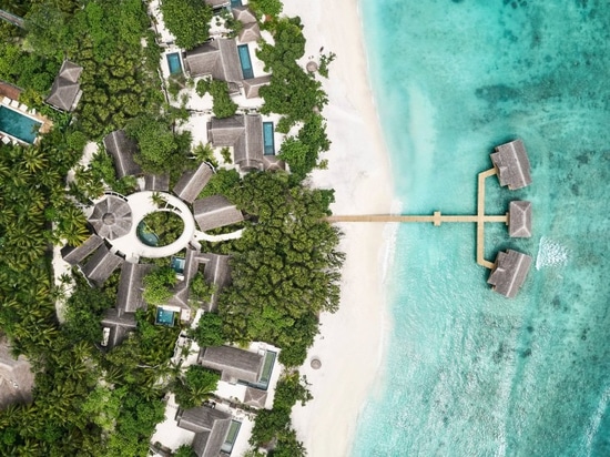 questa località di soggiorno di lusso da autoban ricava dall'architettura vernacolare delle Maldive