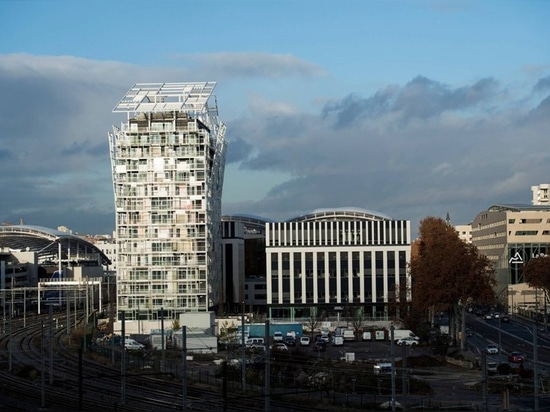 jean nouvel aggiunge al quartiere di confluenza di Lione con l'edificio residenziale 'ycone'