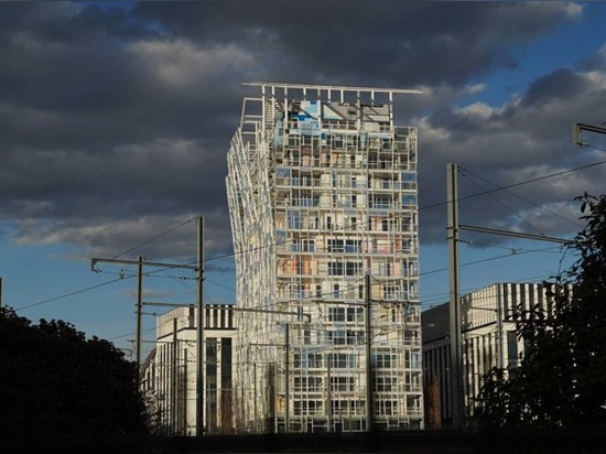 jean nouvel aggiunge al quartiere di confluenza di Lione con l'edificio residenziale 'ycone'