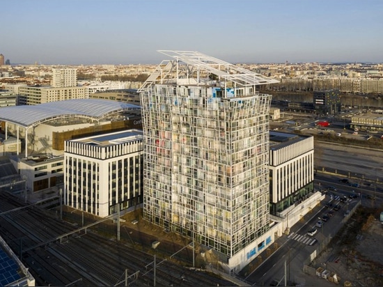 jean nouvel aggiunge al quartiere di confluenza di Lione con l'edificio residenziale 'ycone'