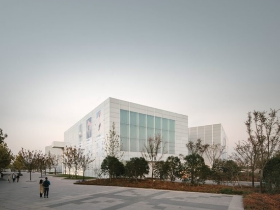 david chipperfield-designed West bund museum apre a Shanghai