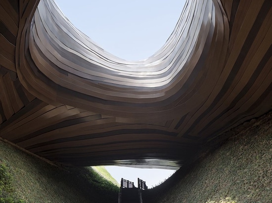 linee organiche e verde ondulato formano il museo Liyang di CROX in Cina