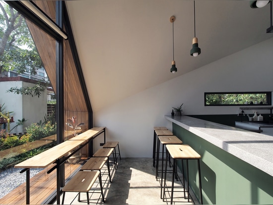 Giant Bakes Cafe / ASWA