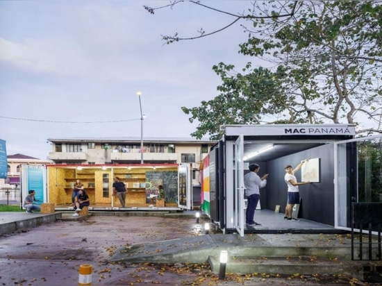 Il museo itinerante dei container porta l'arte contemporanea attraverso Panama