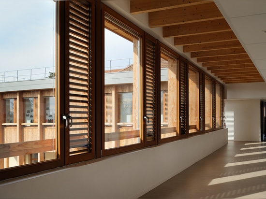 Scuola elementare di Le Grand Lemps France / Brenas Doucerain Architectes