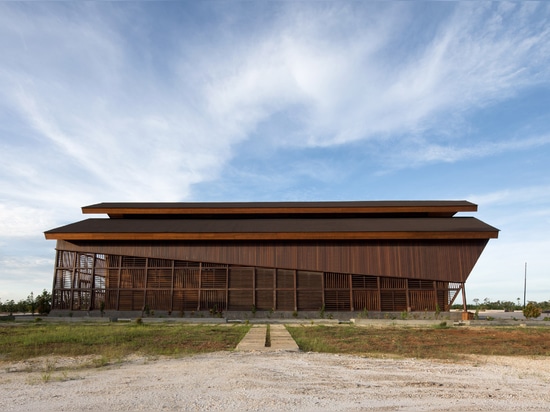 Chiesa di Oikumene in Indonesia interamente in legno