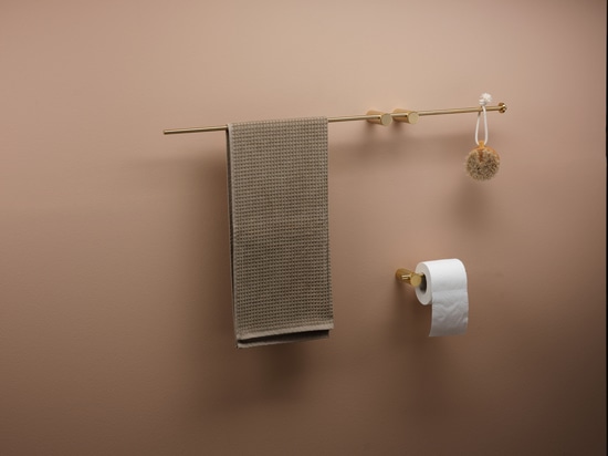 Eclettismo, dinamicità e totale libertà compositiva: Ritmonio presenta ELEMENTA, la nuova serie di accessori che consente di creare ambienti bagno unici e fortemente personalizzati.