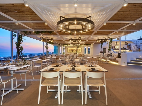 Ristorante nell'isola di Santorini - Grecia