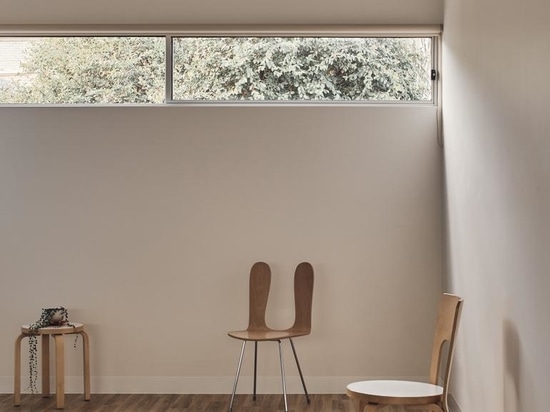 Colore e trasparenza definiscono questa casa di Melbourne di Krisna Cheung Architects