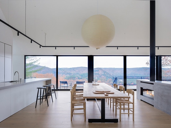 Desai Chia Ledge House raggiunge il minimalismo in natura