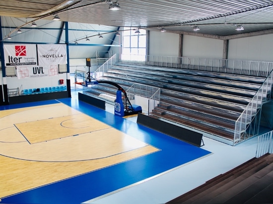 TRIBUNE PREFABBRICATE AL PALAZZETTO DELLO SPORT DI ORZINUOVI