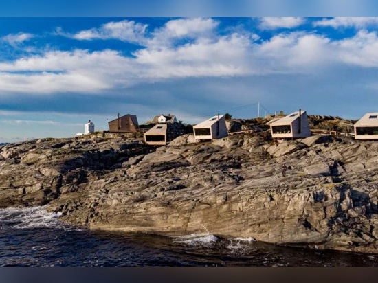 Le cabine flokehyttene di Holon Arkitektur offrono una vista panoramica sulla costa norvegese