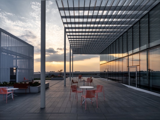 Una terrazza sul tetto di Milano