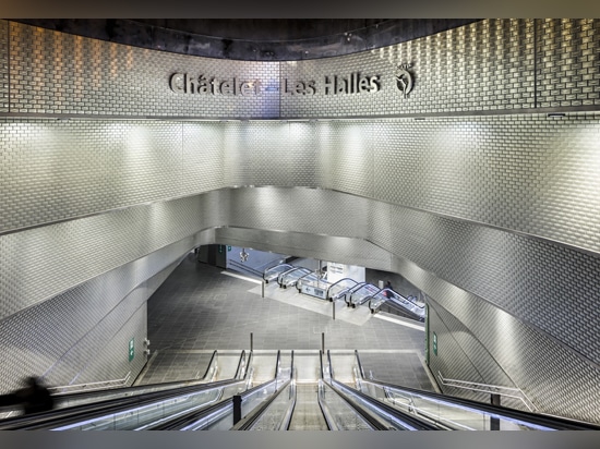 Châtelet-Les-Halles e la sua nuova finestra della metropolitana di vetro