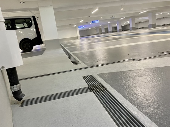 Soluzione di canale di drenaggio per un parcheggio sotterraneo high-tech a Friedrichshafen