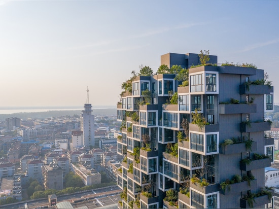 Complesso Easyhome Huanggang Vertical Forest City / Stefano Boeri Architetti