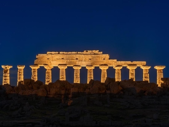 Tempio C e mura di Selinunte Trapani, Italia