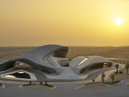 Sede BEEAH / Zaha Hadid Architects