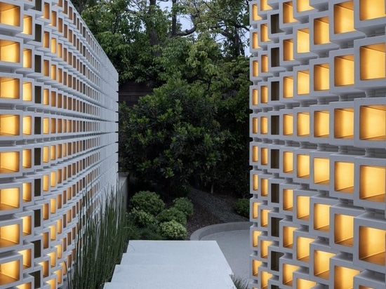 Breeze Blocks è una casa di Beverly Hills fatta per divertirsi