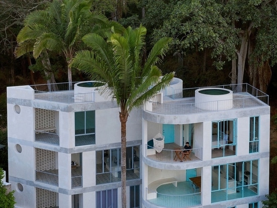 Un ibrido di casa-albergo sulla costa pacifica del Messico abbraccia la vita indoor e outdoor