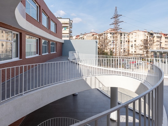 Scuola primaria e secondaria Qazim Turdiu / StudioArch4